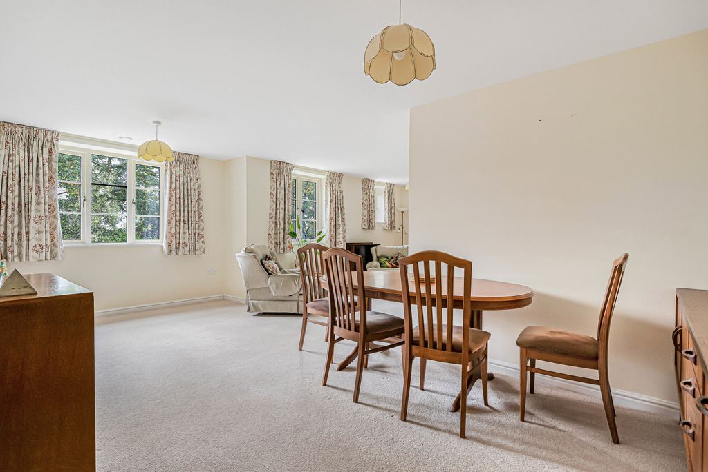 Property photo 3 of 15 Dining Area