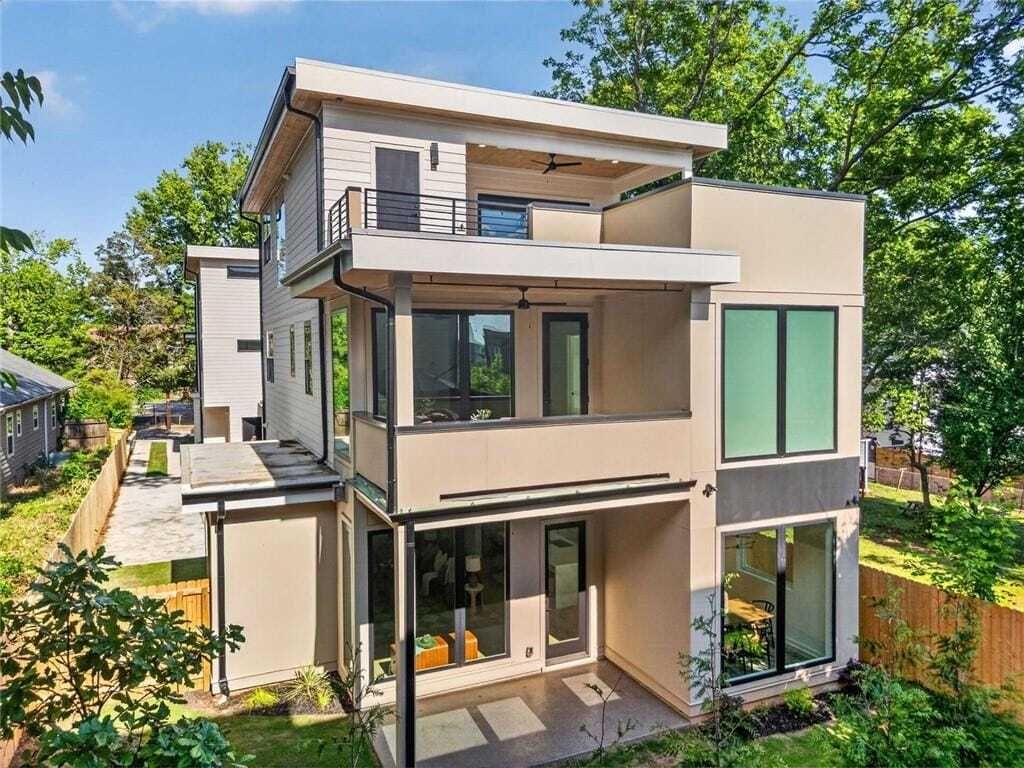 Property photo 1 of 31