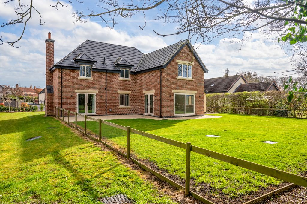 Property photo 2 of 38