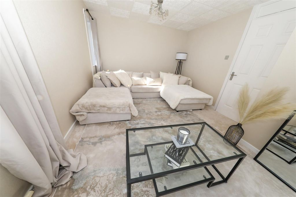 Property photo 3 of 19 c