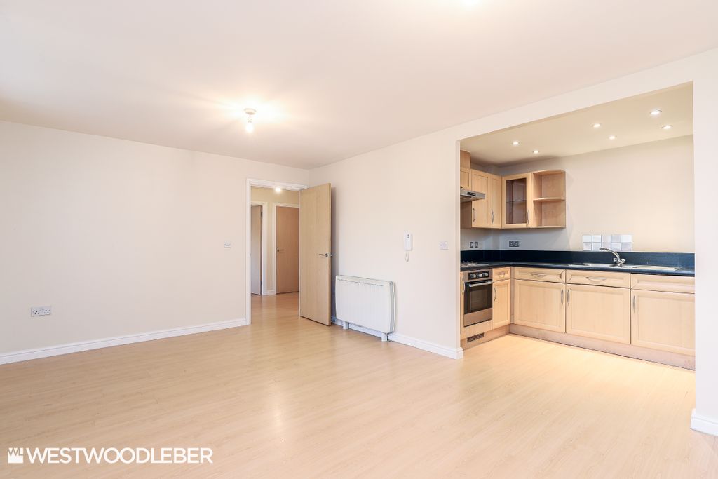 Property photo 2 of 9