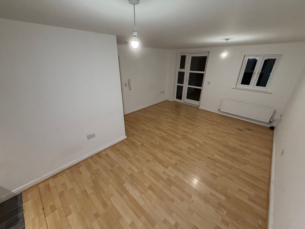 Property photo 3 of 25