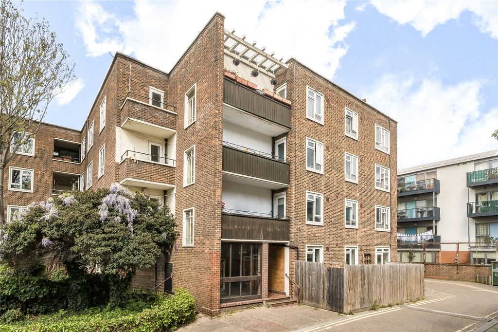 Property photo 1 of 9 External