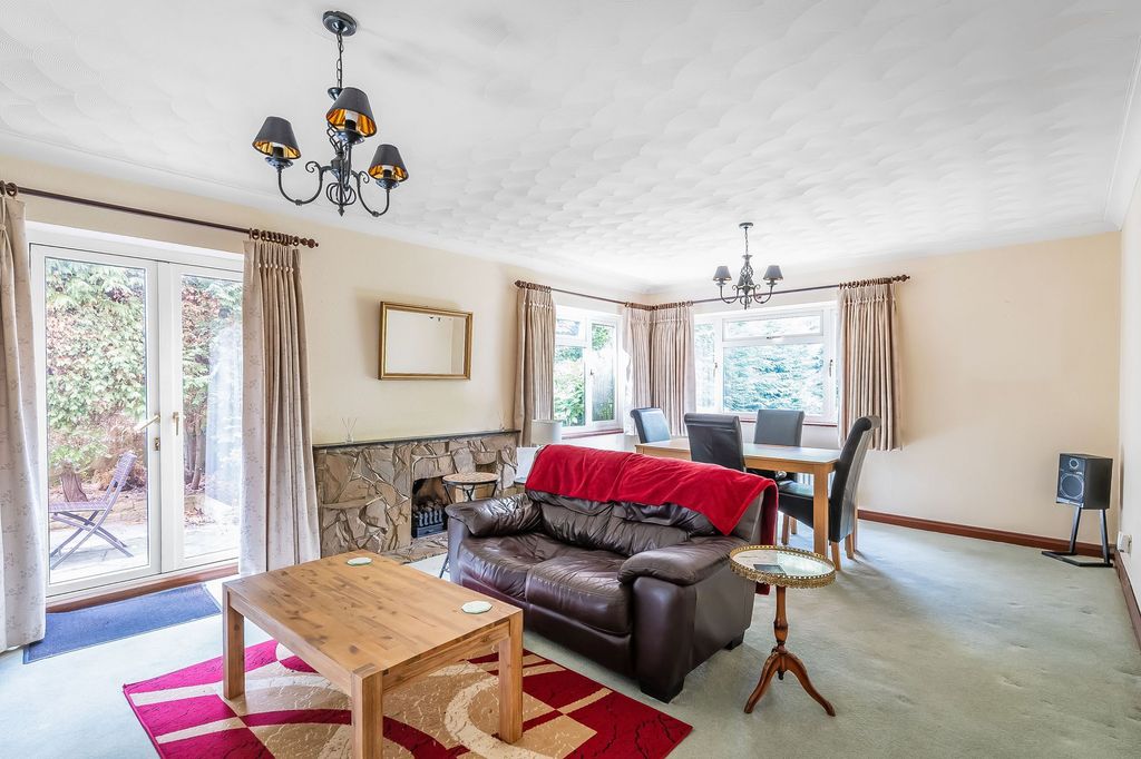 Property photo 2 of 33