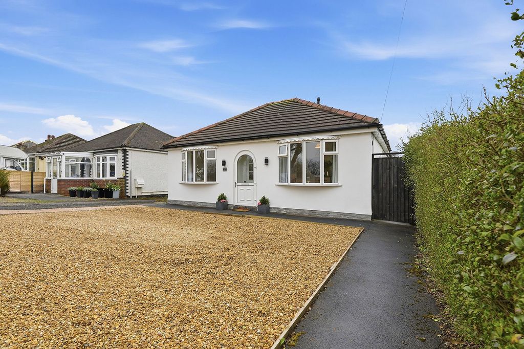 Property photo 2 of 31