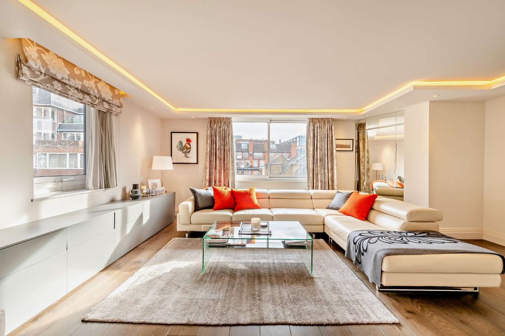 Property photo 3 of 20 Double Aspect