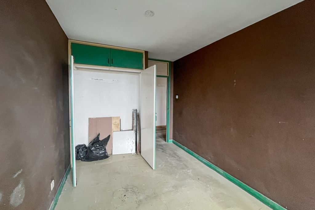Property photo 3 of 10 Flat 30 Clifford Court, 2 Heathfield Road, Wandsworth Common, London, Sw18 3Je