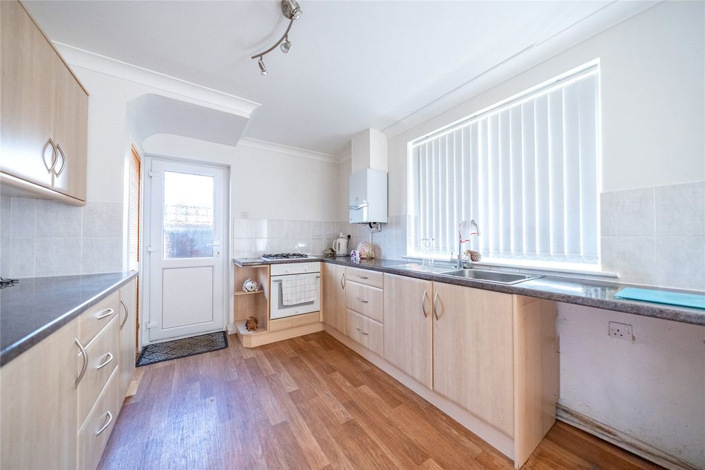 Property photo 3 of 14 Picture No. 12