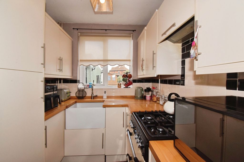 Property photo 3 of 18 Pbox-Img.Jpg