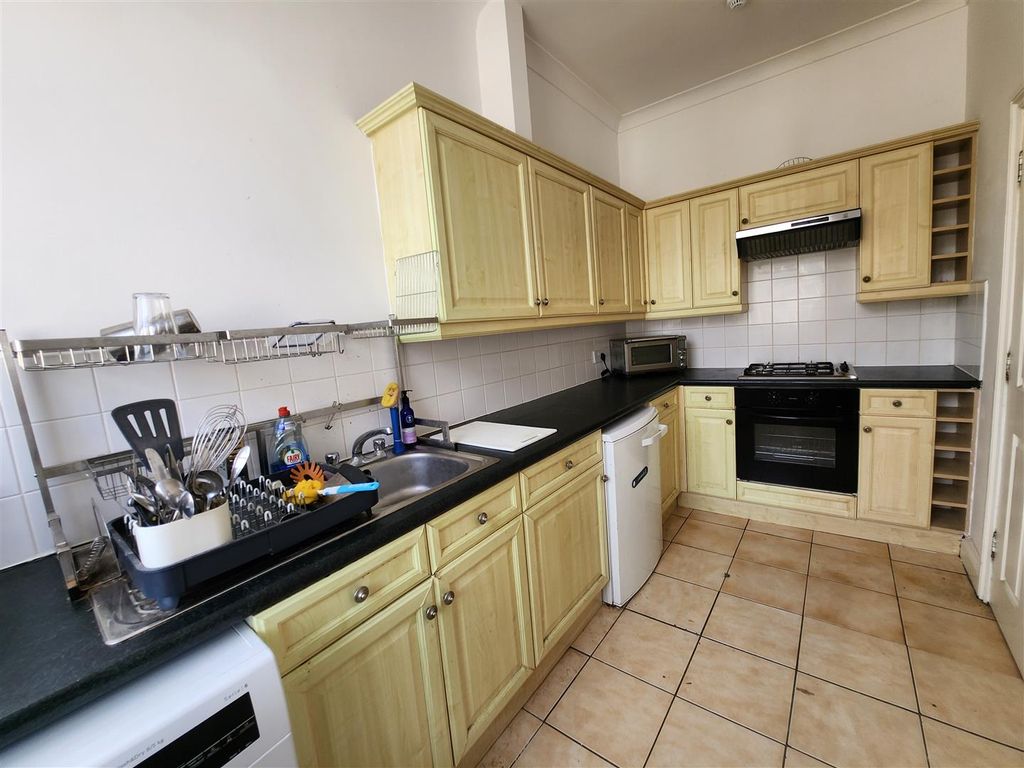 Property photo 2 of 9 Holland Road F7, 13-15  (1).Jpg