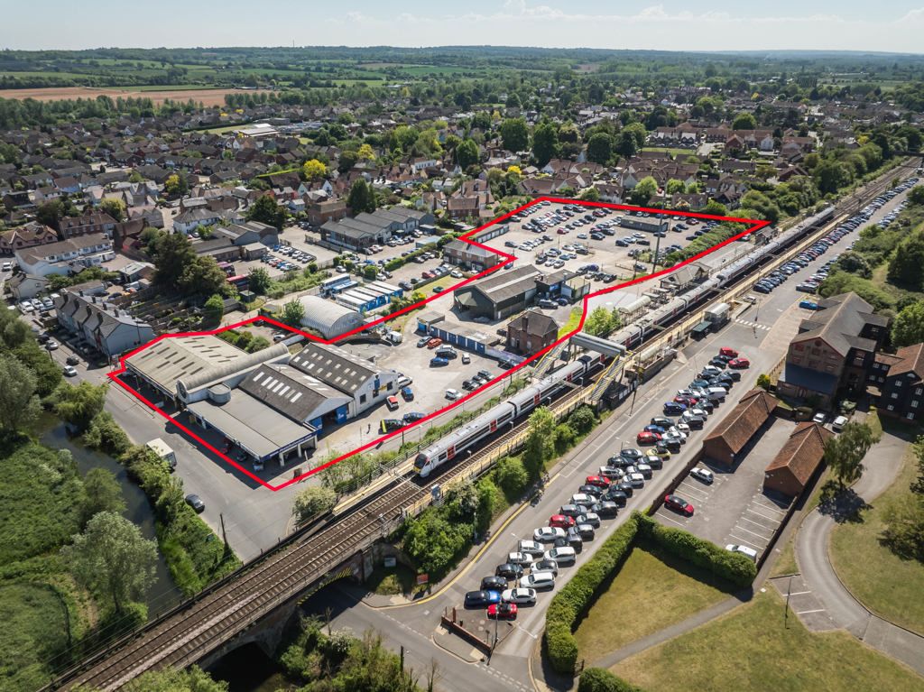 Property photo 1 of 12 Photo 9