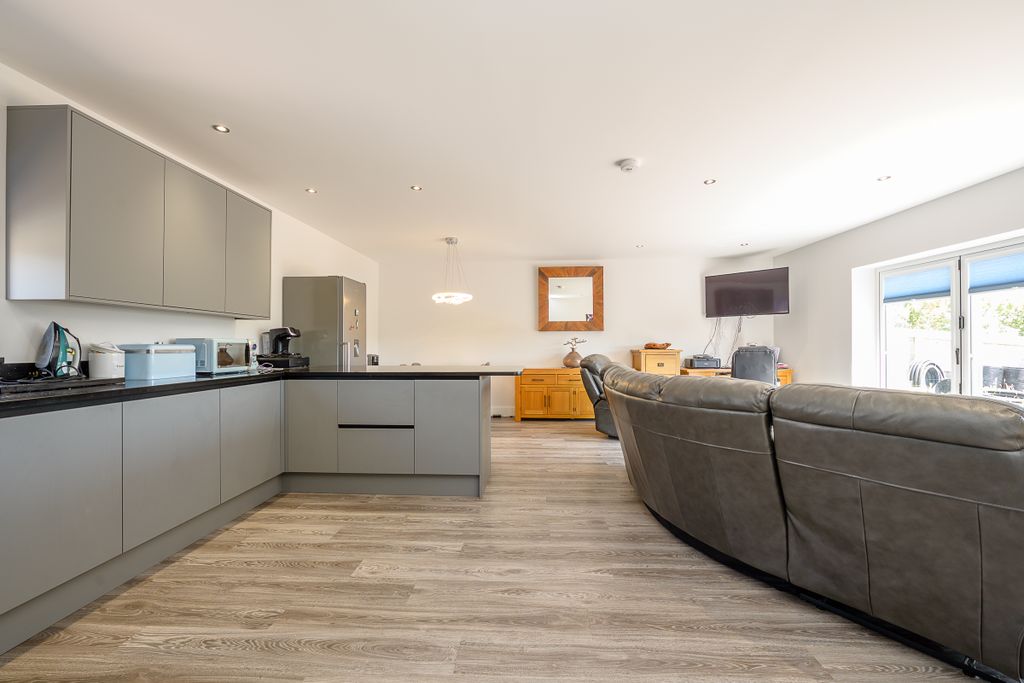 Property photo 2 of 12 Lark Rise-1