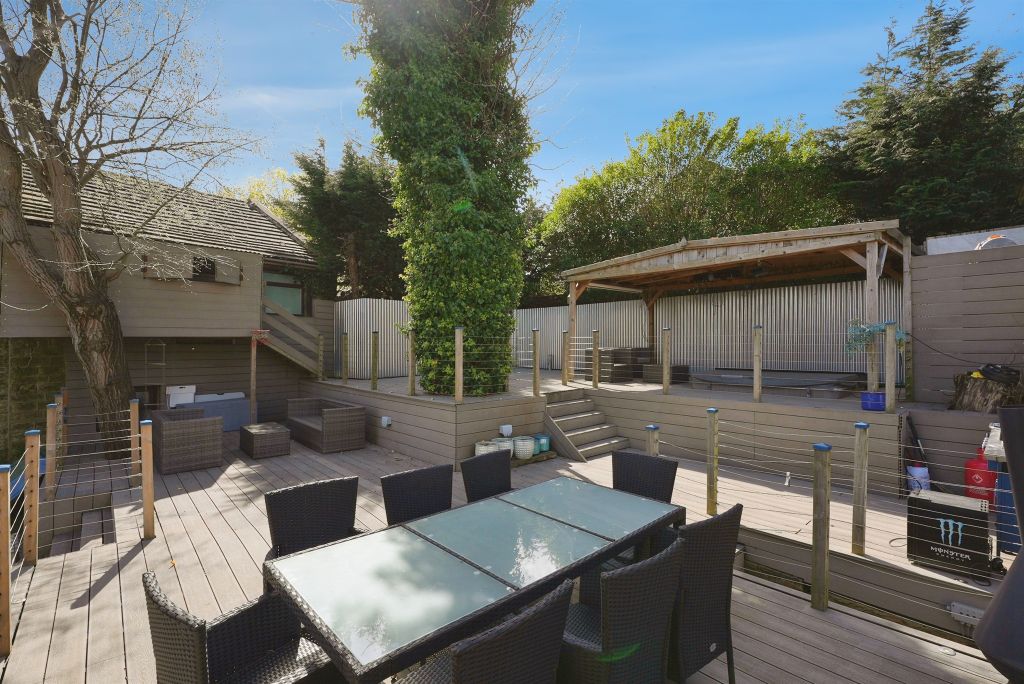 Property photo 2 of 29