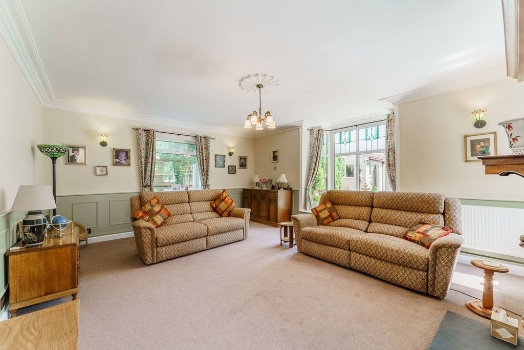 Property photo 2 of 36