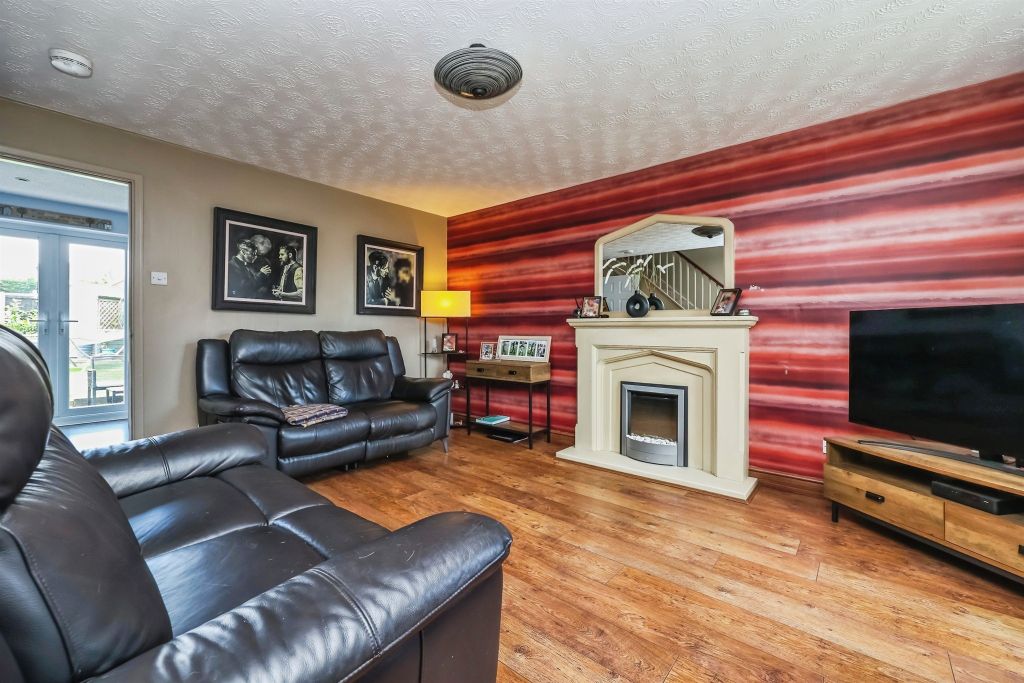 Property photo 3 of 32