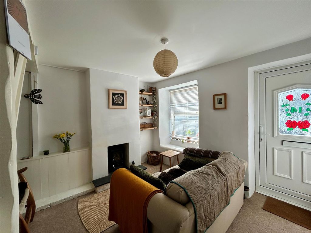 Property photo 2 of 11 7.Jpg