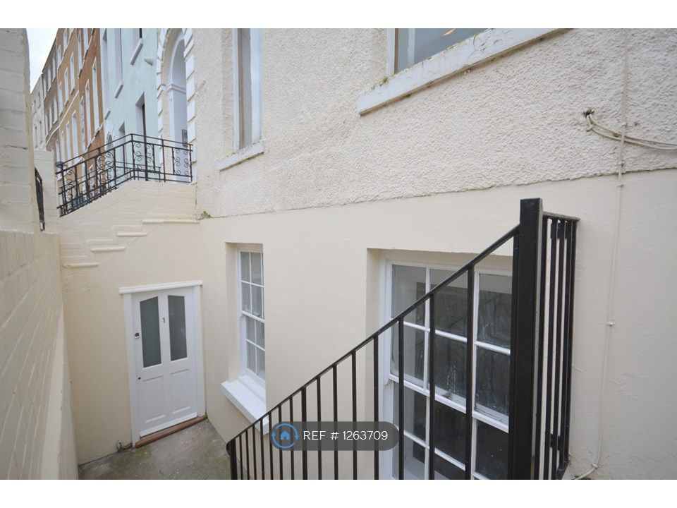 Property photo 1 of 8 Private Entrance