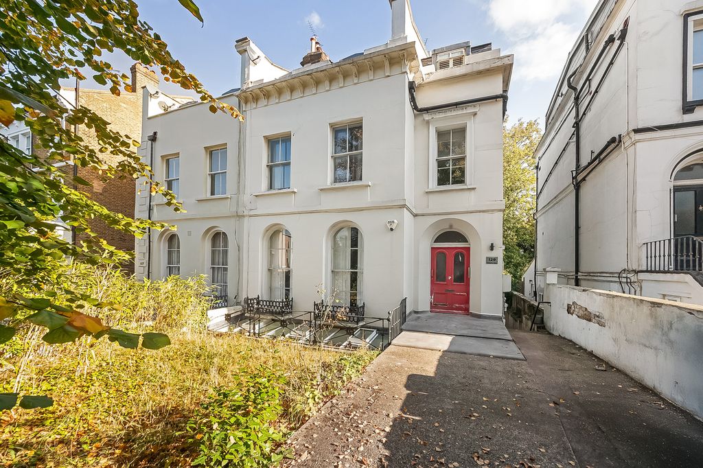 Property photo 1 of 7