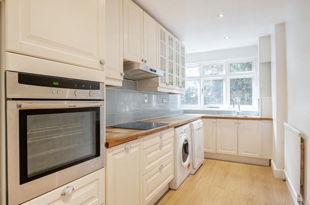 Property photo 3 of 16 1347811-15-68B807...