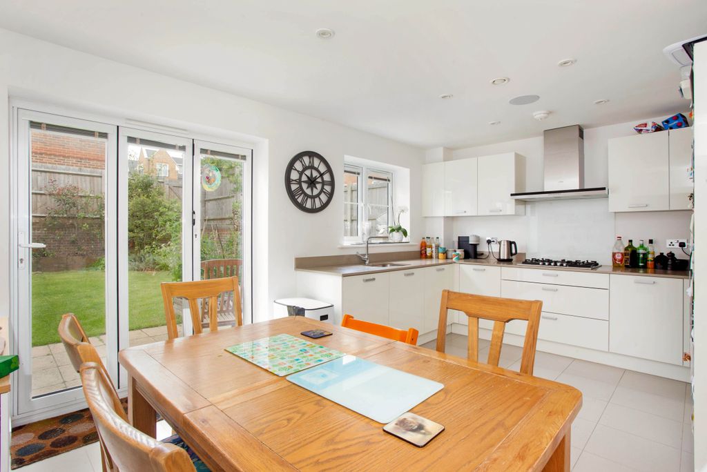 Property photo 2 of 9