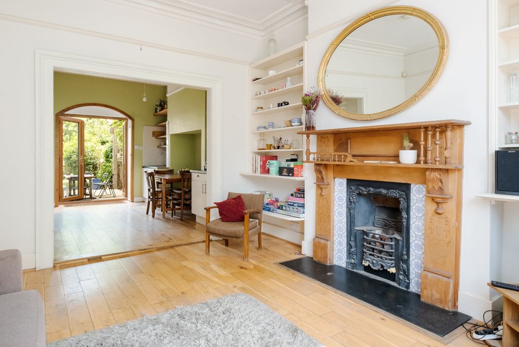 Property photo 2 of 19