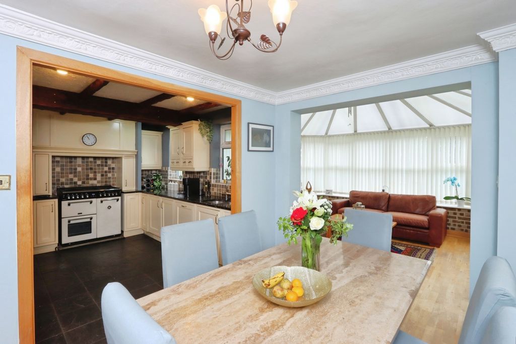 Property photo 3 of 24 Pbox-Img.Jpg