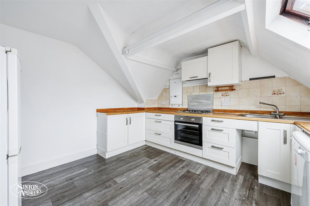 Property photo 3 of 10 Flat C, 3 Somerset Road  (3).Jpg