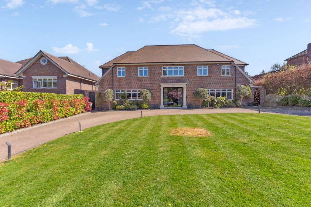 Property photo 1 of 31