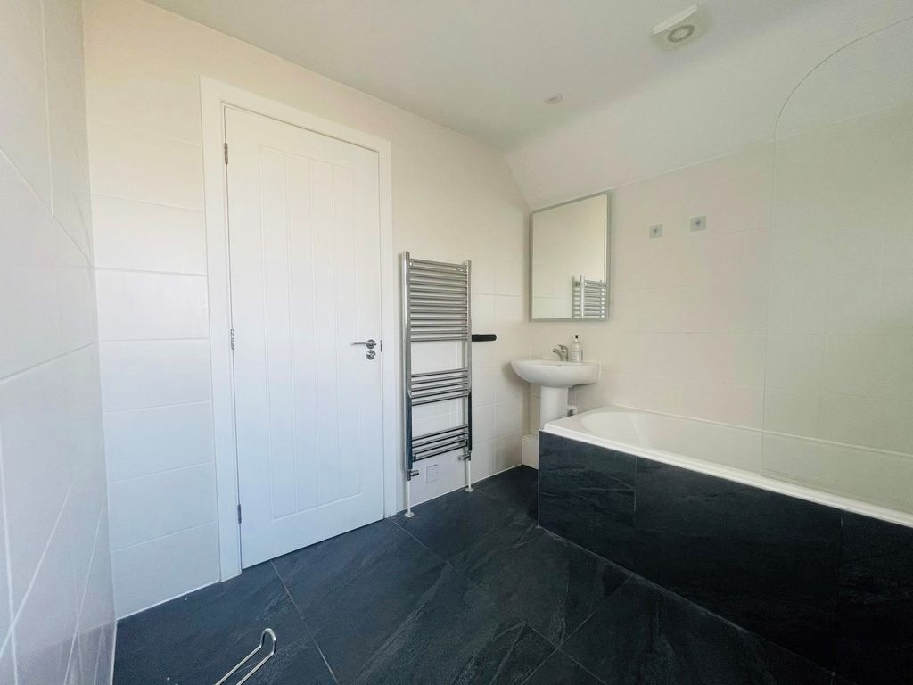 Property photo 3 of 6 Front