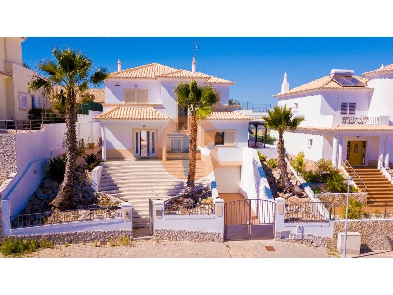 Property photo 2 of 53