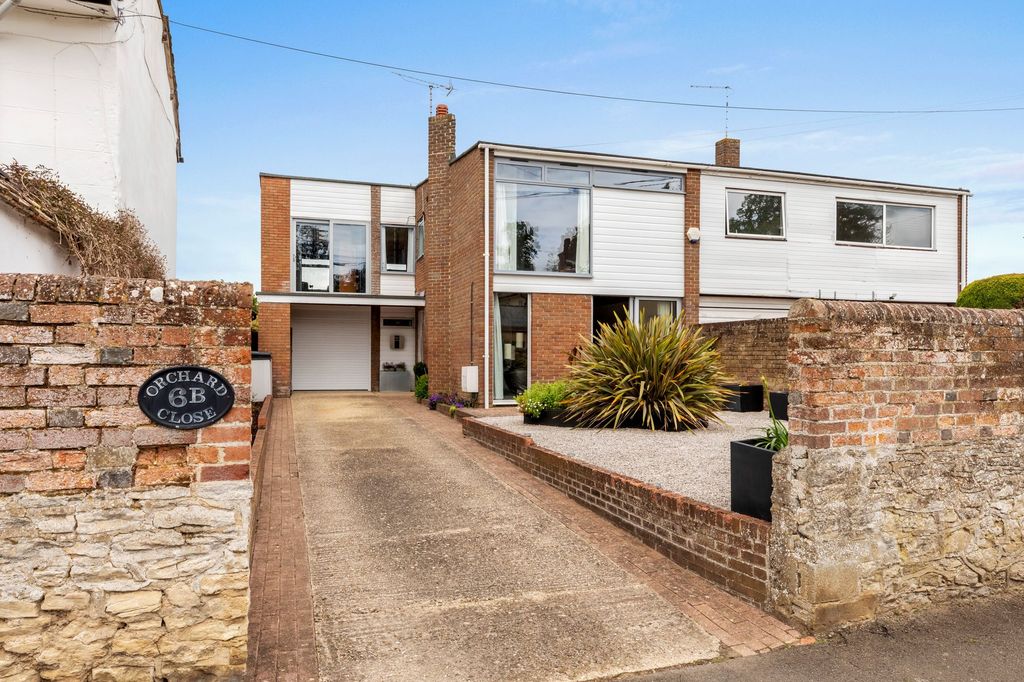 Property photo 1 of 15