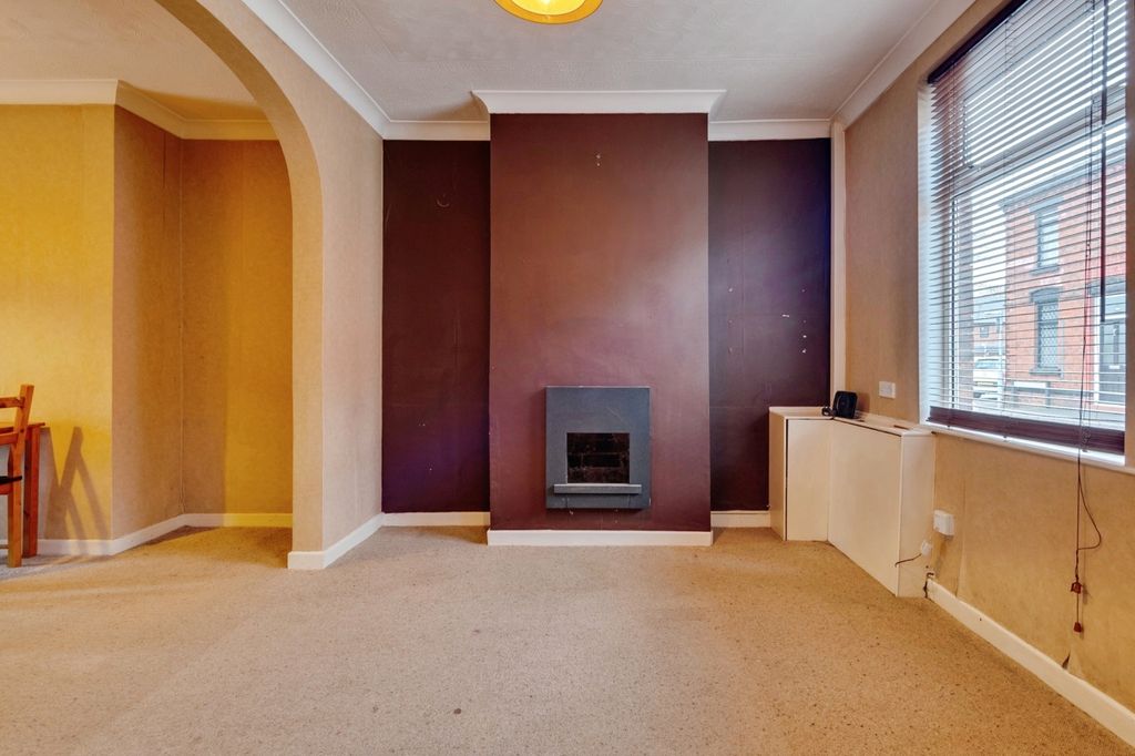 Property photo 3 of 18 Pbox-Img.Jpg
