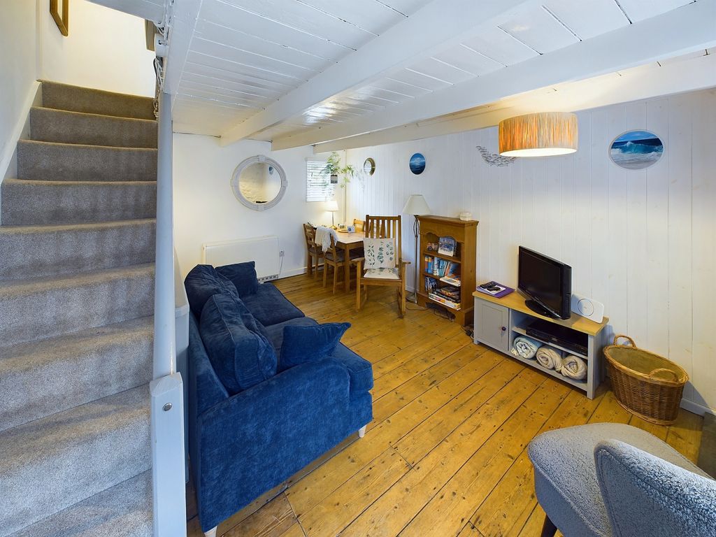 Property photo 3 of 9 Gallery