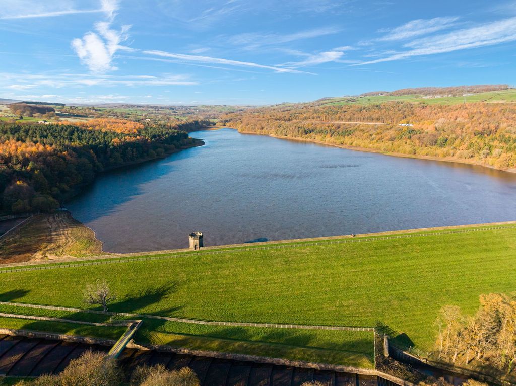 Property photo 3 of 33