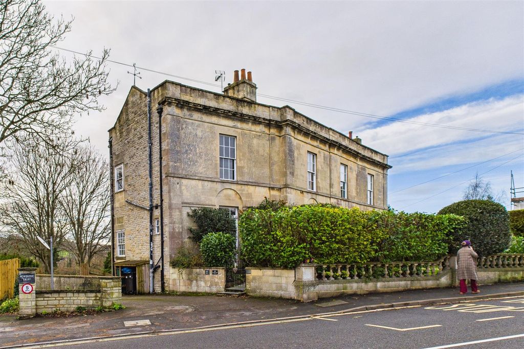 Property photo 3 of 37 Garden Flat, 63 Newbridge Hill, Newbridge, Bath Ba