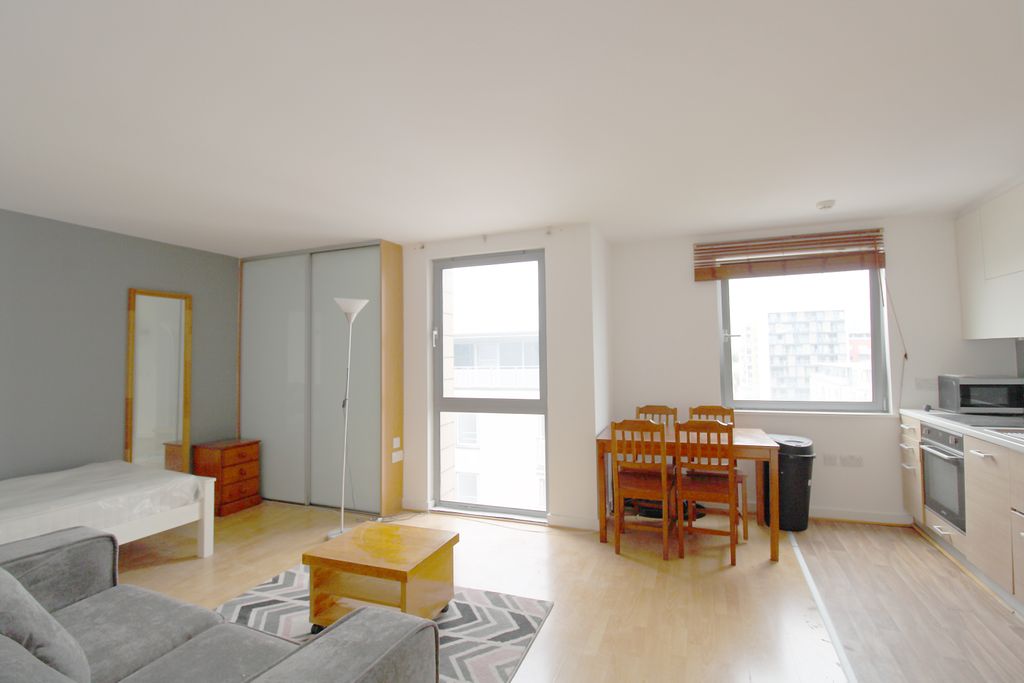 Property photo 1 of 5 Studio