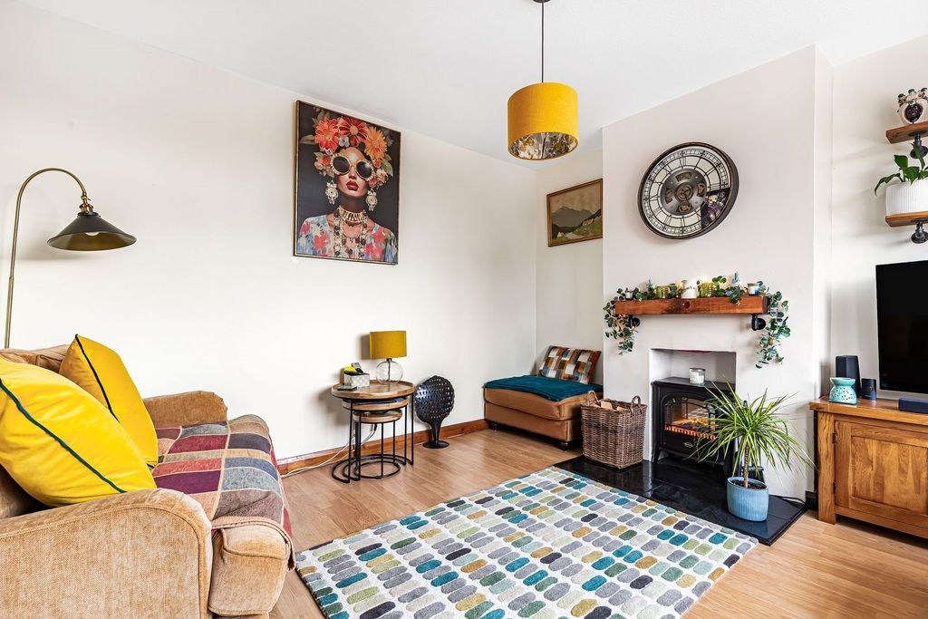 Property photo 2 of 21