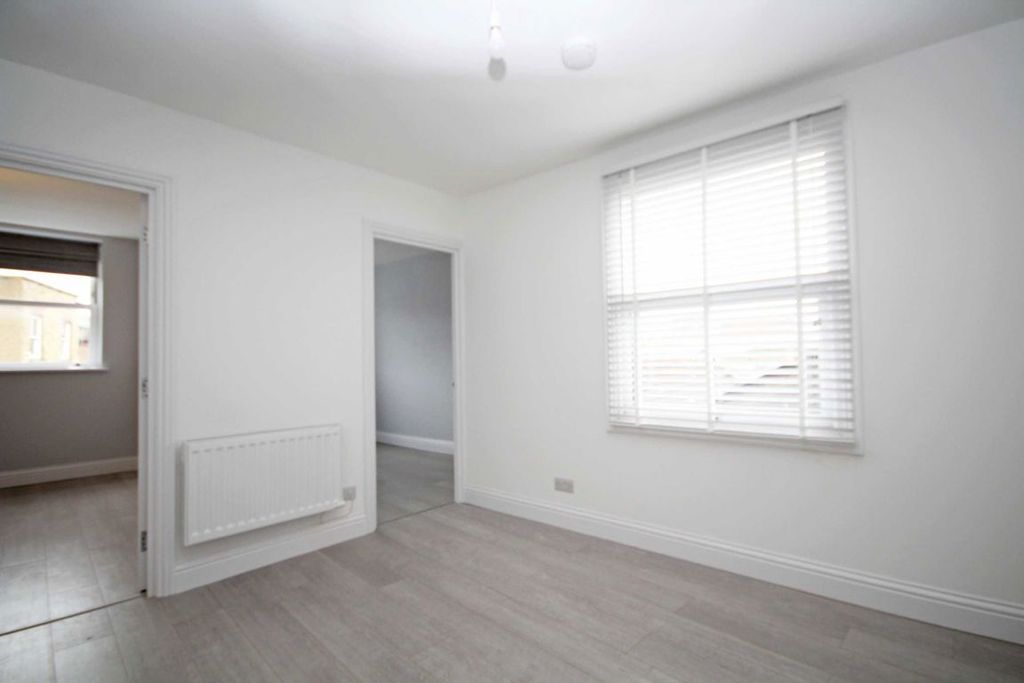 Property photo 2 of 3