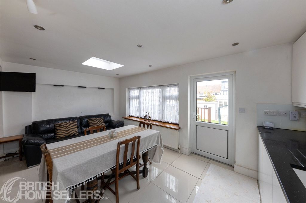 Property photo 1 of 14 Picture No. 04