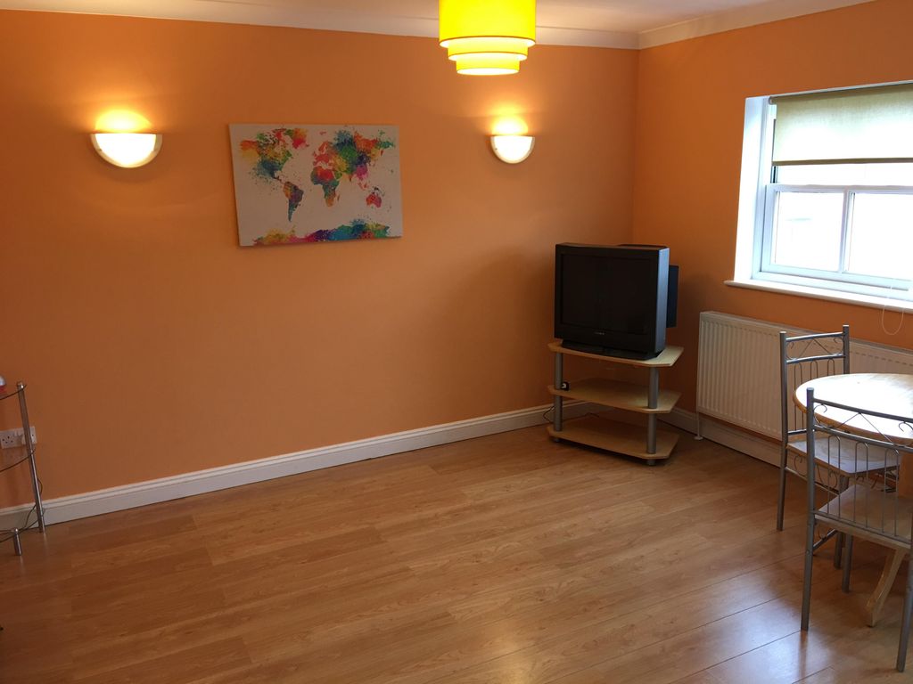 Property photo 2 of 4 Living Room