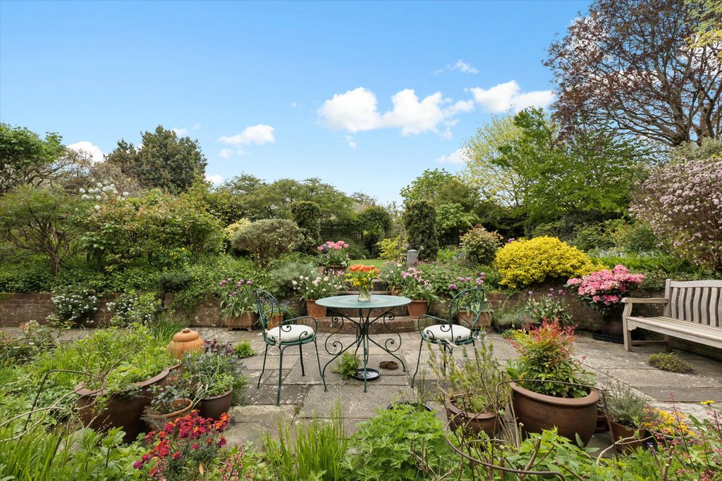 Property photo 2 of 13 Image