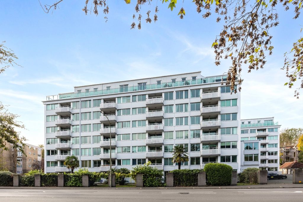 Property photo 1 of 26 Picture No. 04