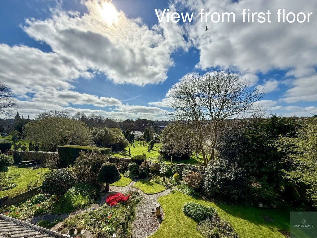 Property photo 3 of 25