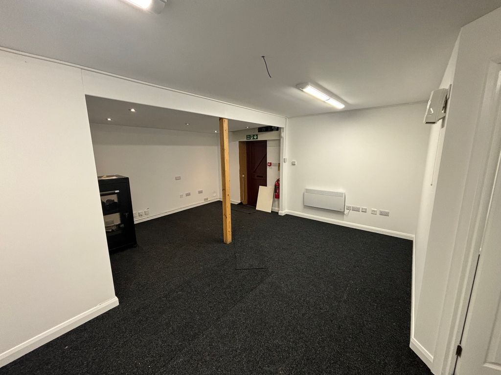 Property photo 2 of 3