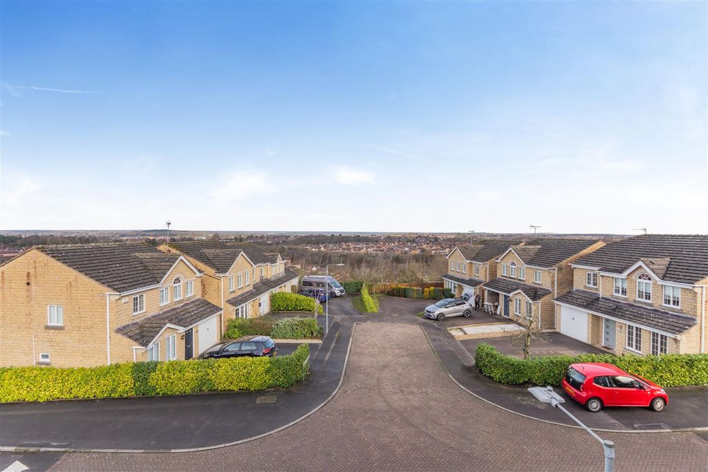 Property photo 2 of 25 8680347-Exterior03.Jpg