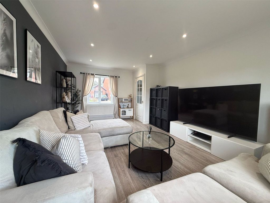 Property photo 2 of 22 Picture No. 13