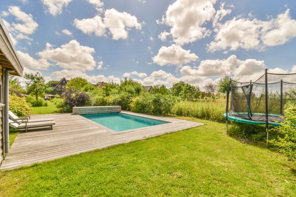 Property photo 3 of 45