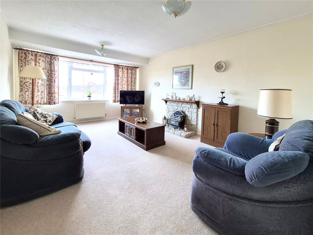 Property photo 2 of 8 Picture No. 09