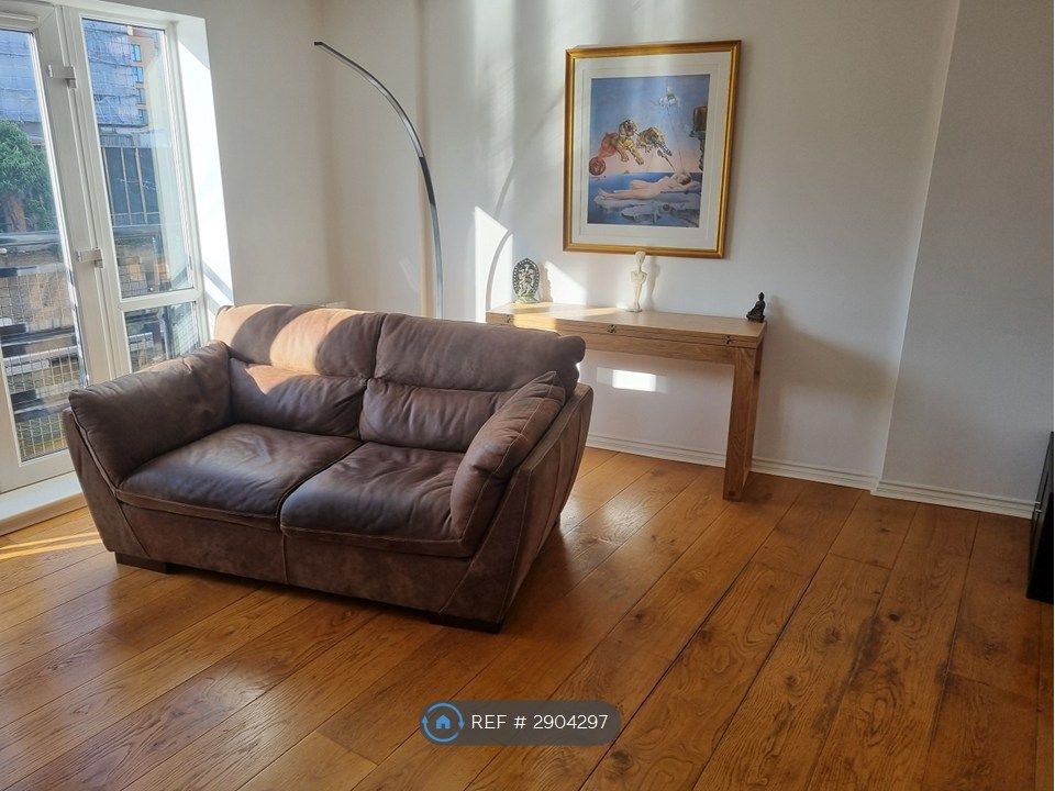 Property photo 2 of 14 Living Room