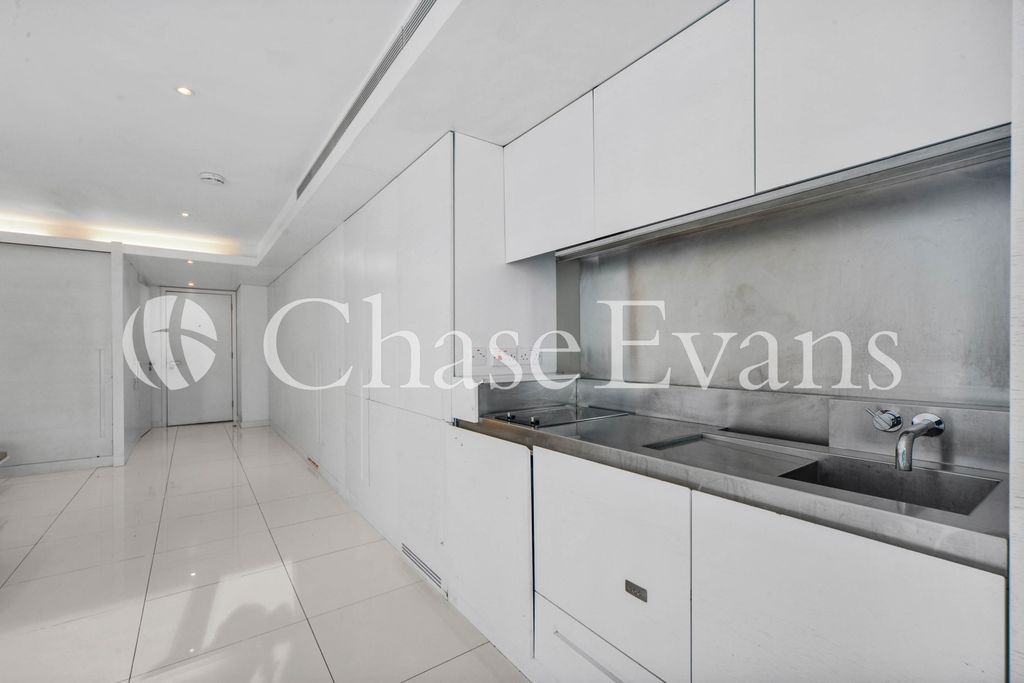 Property photo 2 of 20 West Tower, Pan Peni